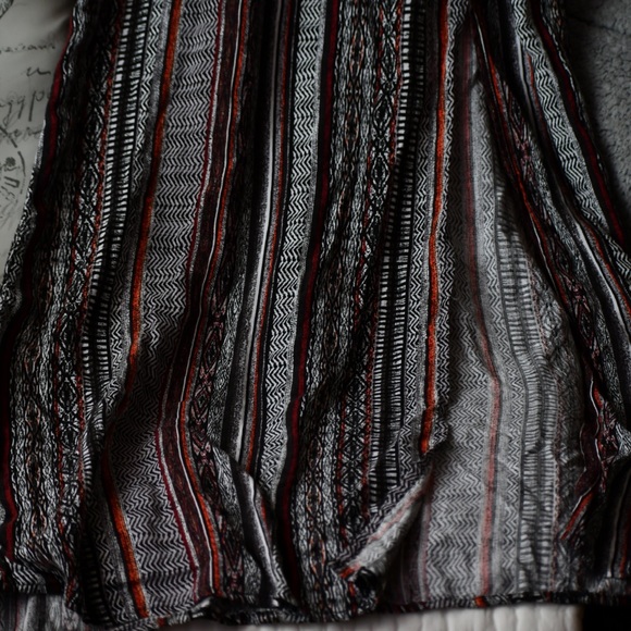 Patterned Maxi Dress - Picture 3 of 4